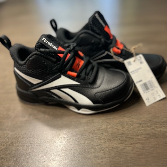 Reebok - Picture 3 of 3